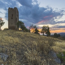 Jigsaw puzzle: Ruins of an old tower