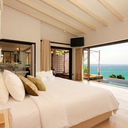 Jigsaw puzzle: Bedroom with sea view