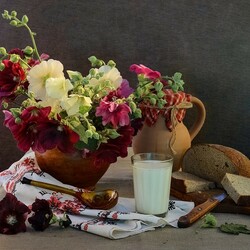 Jigsaw puzzle: A snack with flowers