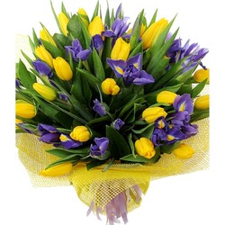 Jigsaw puzzle: Bouquet of tulips with irises