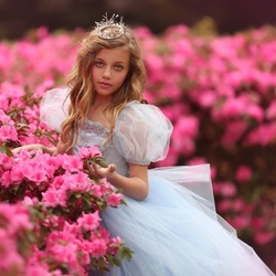 Jigsaw puzzle: Princess in pink flowers