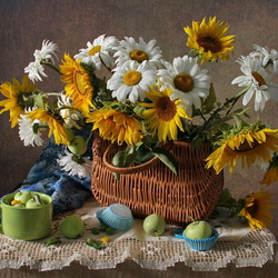 Jigsaw puzzle: Sunflowers and chamomile