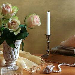 Jigsaw puzzle: Roses and shells