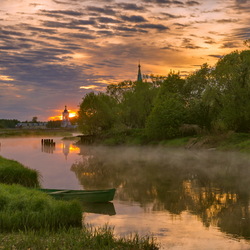 Jigsaw puzzle: Dawn on the river