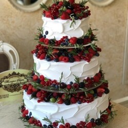 Jigsaw puzzle: Cake with berries