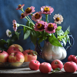 Jigsaw puzzle: Flowers and apples