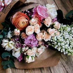 Jigsaw puzzle: Bouquet in a basket