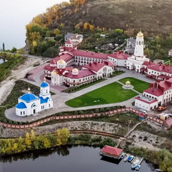 Jigsaw puzzle: Monastery on the banks of the river
