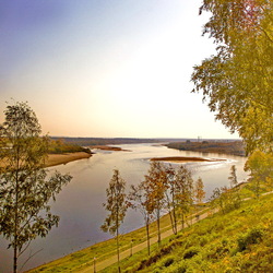 Jigsaw puzzle: On the Vyatka river
