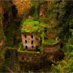 Jigsaw puzzle: Abandoned mill in Sorrento
