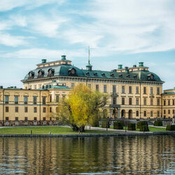 Jigsaw puzzle: Drotttingholm Palace