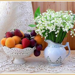 Jigsaw puzzle: Lilies of the valley and fruits