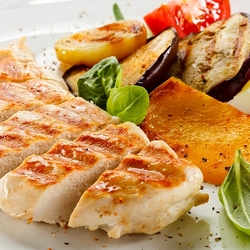 Jigsaw puzzle: Chicken fillet with vegetables