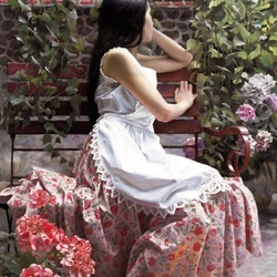 Jigsaw puzzle: Girl on the bench