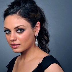 Jigsaw puzzle: Mila Kunis