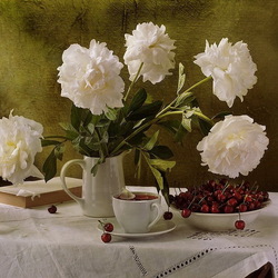Jigsaw puzzle: Still life with white peonies and cherries