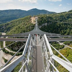 Jigsaw puzzle: The longest suspension bridge in the world