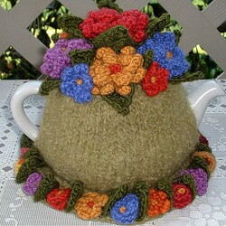 Jigsaw puzzle: Knitted teapot clothes
