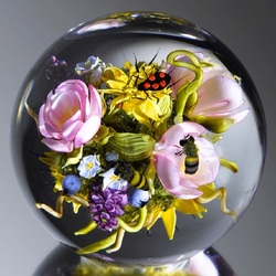 Jigsaw puzzle: Flora inside a glass ball