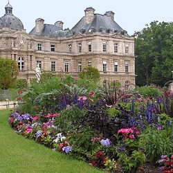 Jigsaw puzzle: Luxembourg Palace in Paris (detail)