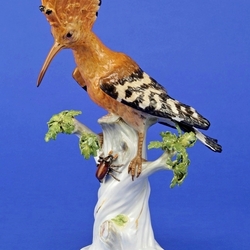 Jigsaw puzzle: Porcelain figurine with a bird