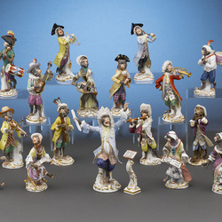 Jigsaw puzzle: Porcelain figurines 