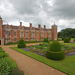 Jigsaw puzzle: Blickling Hall Castle