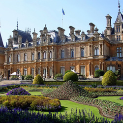 Jigsaw puzzle: Manor of Baron Ferdinand de Rothschild
