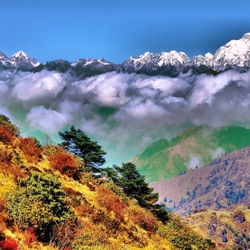 Jigsaw puzzle: Mountains above the clouds