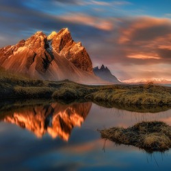 Jigsaw puzzle: Mountains at sunset