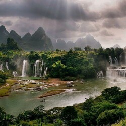 Jigsaw puzzle: Mountain waterfall