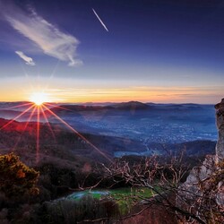 Jigsaw puzzle: Dawn in the mountains