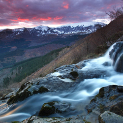 Jigsaw puzzle: Waterfall in the mountains