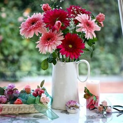 Jigsaw puzzle: Gerberas with roses