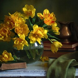 Jigsaw puzzle: Still life with yellow tulips