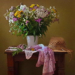 Jigsaw puzzle: Still life with flowers and a hat