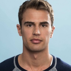Jigsaw puzzle: Theo James