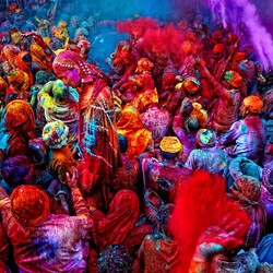 Jigsaw puzzle: Bright colors of India