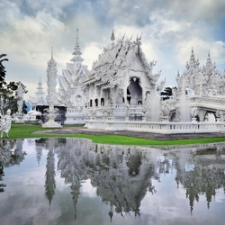 Jigsaw puzzle: Buddhist temple Wat Rong Khun