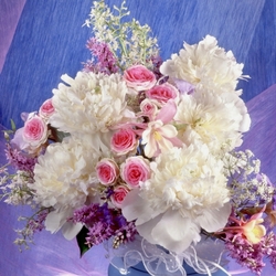 Jigsaw puzzle: Bouquet of white peonies