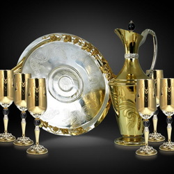 Jigsaw puzzle: Silver set for wine