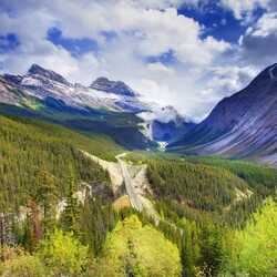 Jigsaw puzzle: Mountain road