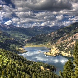Jigsaw puzzle: Lake among the mountains