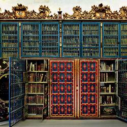 Jigsaw puzzle: Library of the University of Salamanca
