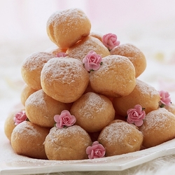 Jigsaw puzzle: Powdered donuts
