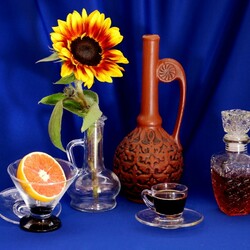 Jigsaw puzzle: Sunflower and decanter