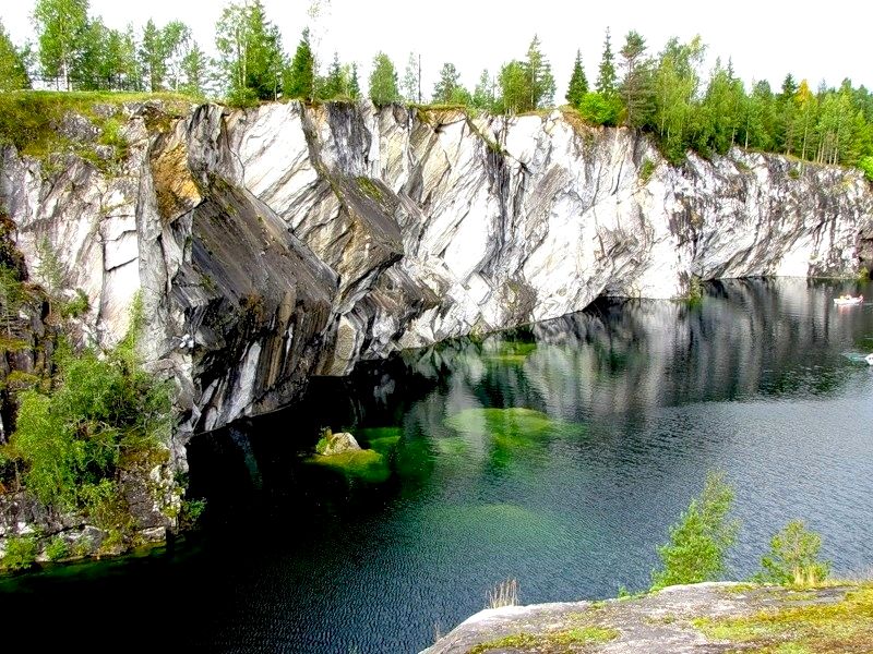 Горный парк рускеала мраморная ул. Каньон Рускеала. Рускеала пещеры. Рускеала мраморная стена. Рускеала глубина каньона.