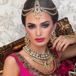 Jigsaw puzzle: Indian beauties and their jewelry