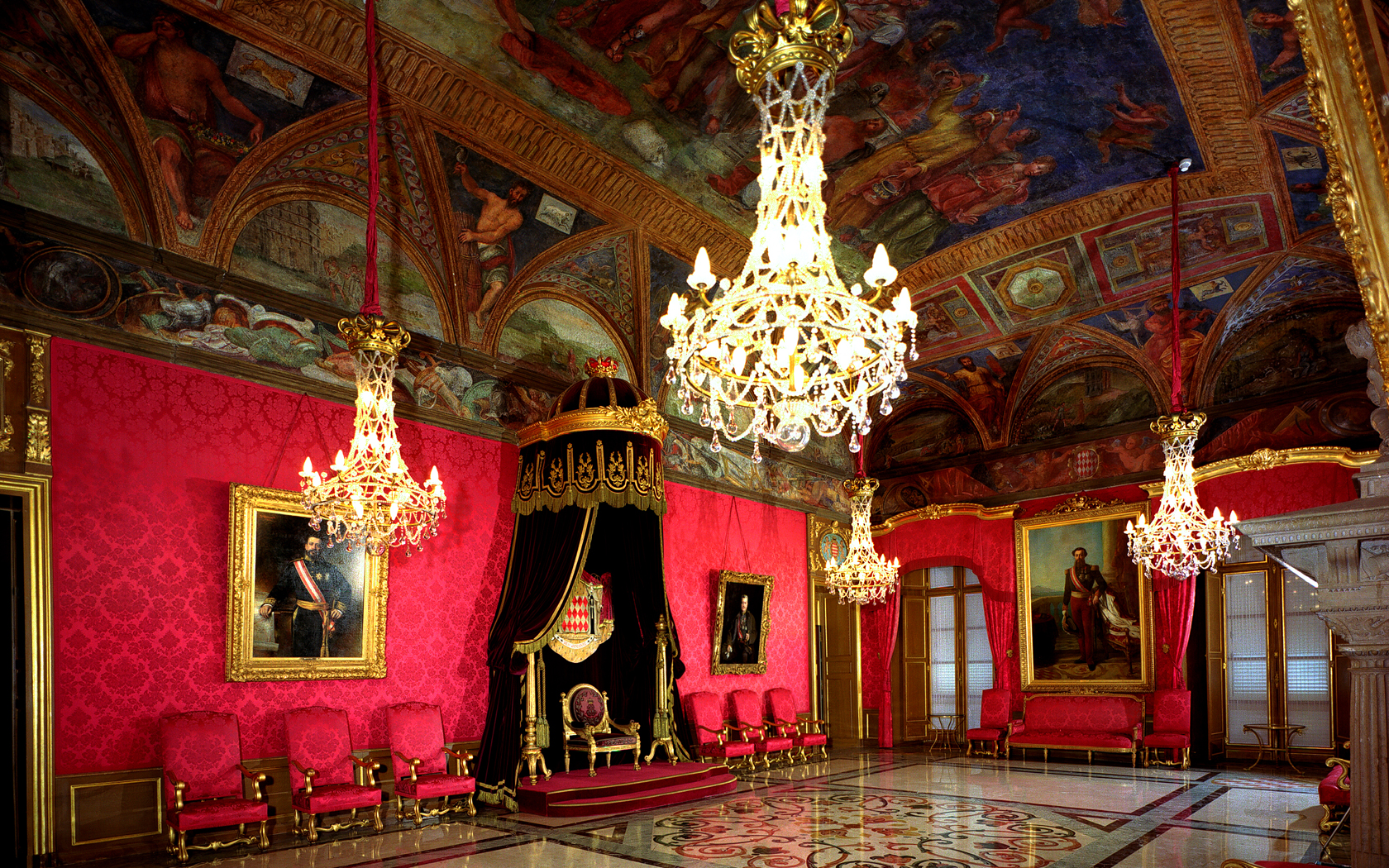 Резиденция королей на юге испании красный замок. Княжеский дворец в Монако внутри. Монако дворец Гримальди. Княжеский дворец в Монако интерьеры. Княжество Монако Княжеский дворец.