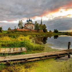 Jigsaw puzzle: View of the monastery at sunset